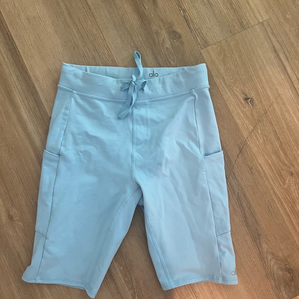 ALO SHORTS Small